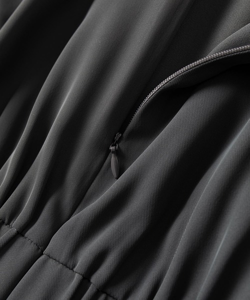 SAISON DE PAPILLON（セゾンドパピヨン）の「オーガンジートップスとオールインワンの2点セット（サロペット/オーバーオール・レディース・ブラック/チャコール・L/M/S）」の3枚目の写真