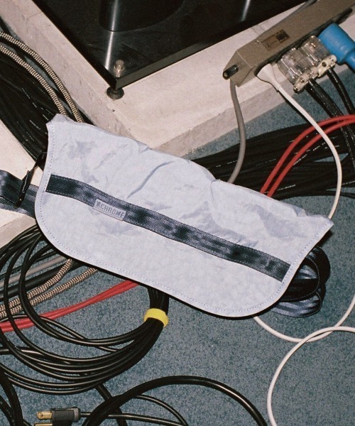 CHROME（クローム）の「CHROME/クローム ショルダーバック COURIER FLAP MSNGR クーリエ フラップ メッセンジャー 6L JP242BKCK/JP242ICSH/JP242SG（ショルダーバッグ・メンズ・ブラック/グレイッシュブルー/ライトグレー・FREE）」の6枚目の写真