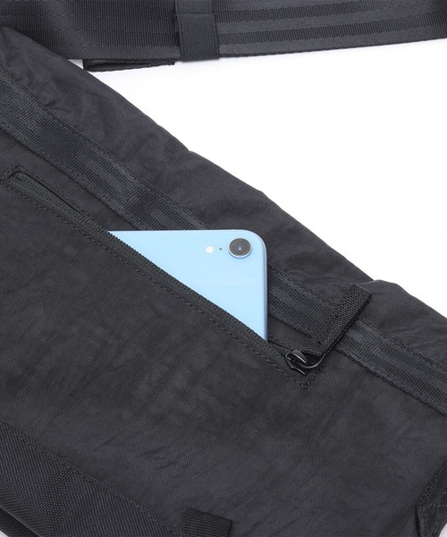 CHROME（クローム）の「CHROME/クローム ショルダーバック COURIER FLAP MSNGR クーリエ フラップ メッセンジャー 6L JP242BKCK/JP242ICSH/JP242SG（ショルダーバッグ・メンズ・ブラック/グレイッシュブルー/ライトグレー・FREE）」の11枚目の写真