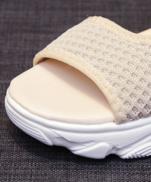 SEU(エスイーユー)の「ウィメンズサンダル ベーシック ボリューム ニット 厚底 スポーツサンダル<22.5-24cm 展開>(サンダル・レディース・ベージュ/ブラック・22.5/23/23.5/24)」の7枚目の写真