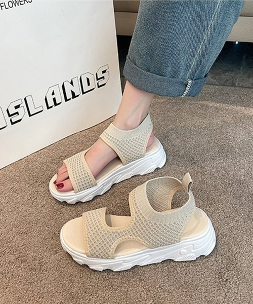 SEU(エスイーユー)の「ウィメンズサンダル ベーシック ボリューム ニット 厚底 スポーツサンダル<22.5-24cm 展開>(サンダル・レディース・ベージュ/ブラック・22.5/23/23.5/24)」の20枚目の写真
