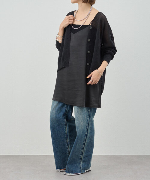 SHENERY（シーナリー）の「《上品見え》サテンチュニックキャミソール（シャツ/ブラウス・レディース・ブラック/ライトベージュ・FREE）」の7枚目の写真