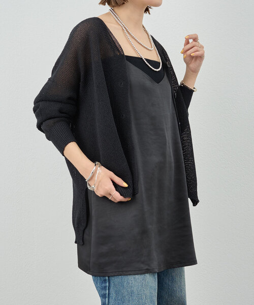 SHENERY（シーナリー）の「《上品見え》サテンチュニックキャミソール（シャツ/ブラウス・レディース・ブラック/ライトベージュ・FREE）」の12枚目の写真