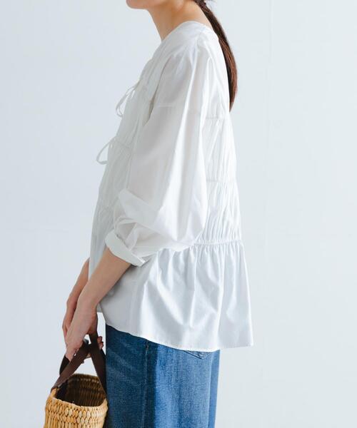 URBAN RESEARCH（アーバンリサーチ）の「ギャザーリボンブラウス（シャツ/ブラウス・レディース・ブラック/オフホワイト・FREE）」の4枚目の写真