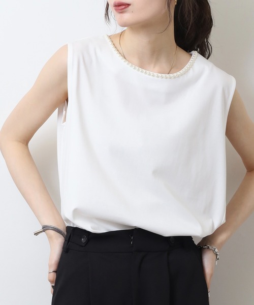 BRODIAEA（ブローディア）の「BRODIAEA パール付きノースリーブきれいめカットソー（Tシャツ/カットソー・レディース・オフホワイト/ブラック/ライトグリーン/ピンク・40）」の2枚目の写真