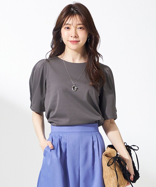 ANY SIS(エニィスィス)の「スーピマスムース 袖タック Tシャツ(Tシャツ/カットソー・レディース・ホワイト系9/ブラック系/グレー系9/アイボリー系/ダルブルー系/グリーン系/ライトイエロー系/レッド系・0)」の4枚目の写真