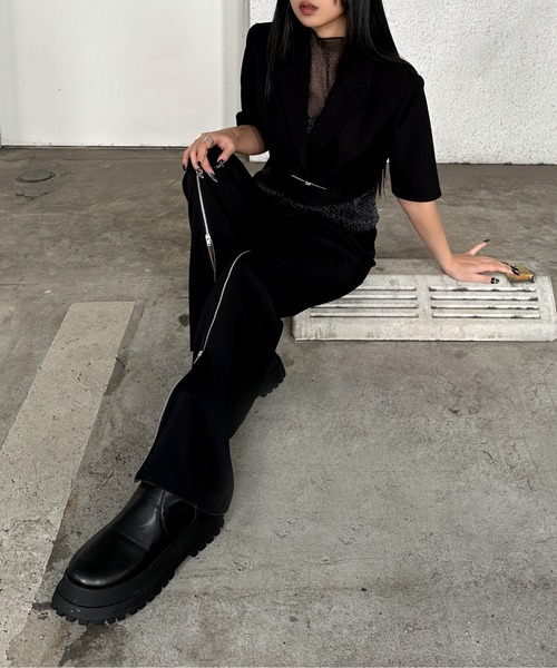 LVEU.(ラブユ.)の「【LVEU.】ハイネックラメシアーノースリーブトップス / トップス カットソー シアー メッシュ ラメ ノースリーブ ハイネック レイヤード インナー ブラック シルバー ZOZOTOWN限定(Tシャツ/カットソー・レディース・ブラック/シルバー・FREE)」の18枚目の写真