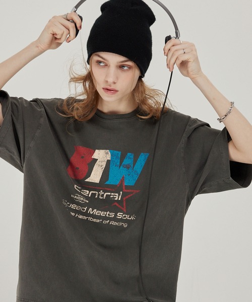 EMMA CLOTHES(エマクローズ)の「ヴィンテージ加工 ピグメント エンボスグラフィックTシャツ(Tシャツ/カットソー・メンズ・ブラック/ブラック系/ブラック系1/グレー・M/L)」の22枚目の写真
