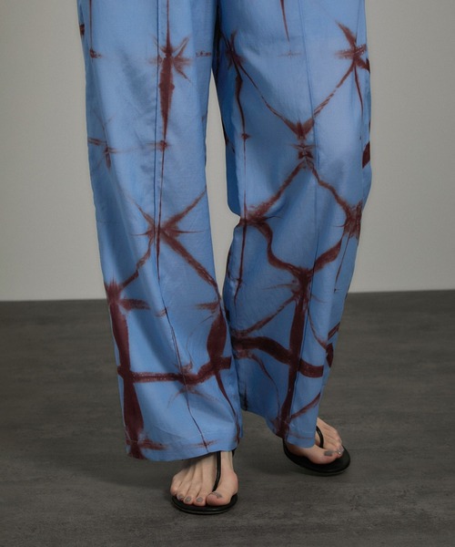 SALON adam et rope'（サロン アダム エ ロペ）の「タイダイイージーパンツ（その他パンツ・レディース・ベージュ系その他/ブルー系その他4・FREE）」の15枚目の写真