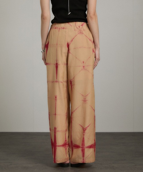 SALON adam et rope'（サロン アダム エ ロペ）の「タイダイイージーパンツ（その他パンツ・レディース・ベージュ系その他/ブルー系その他4・FREE）」の18枚目の写真