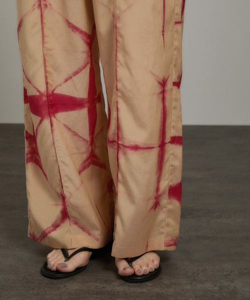 SALON adam et rope'（サロン アダム エ ロペ）の「タイダイイージーパンツ（その他パンツ・レディース・ベージュ系その他/ブルー系その他4・FREE）」の22枚目の写真