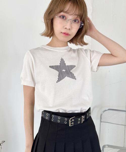 SOLLON.(ソルロン)の「スターモチーフ半袖チビトップス(Tシャツ/カットソー・レディース・レッド/ホワイト/ブラック・FREE)」の1枚目の写真