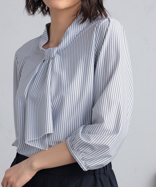 GALLORIA（ギャローリア）の「【キレメクシリーズ】さらっと快適・着心地楽々　ボウタイブラウス（シャツ/ブラウス・レディース・ホワイト×ネイビー/ライトブルー/ホワイト・S/M/L/LL）」の3枚目の写真