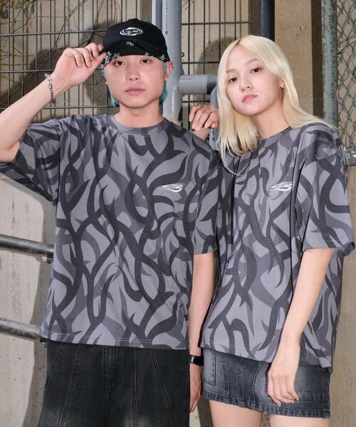 SHORT ROUND(ショートラウンド)の「SHORT ROUND/トライバルワンポイントロゴT(Tシャツ/カットソー・メンズ・その他1・MEDIUM/LARGE)」の2枚目の写真