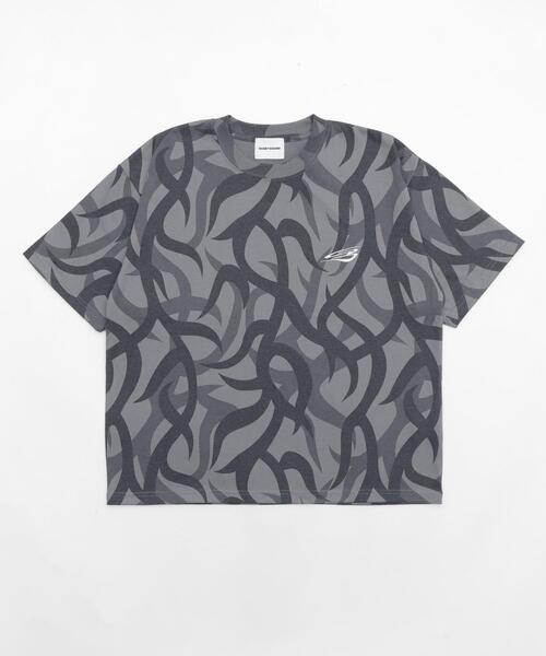 SHORT ROUND(ショートラウンド)の「SHORT ROUND/トライバルワンポイントロゴT(Tシャツ/カットソー・メンズ・その他1・MEDIUM/LARGE)」の3枚目の写真