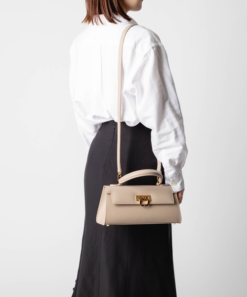 CARBOTTI(カルボッティ)の「CARBOTTI MASAMAMI 242 カルボッティ マサミ 2WAY ショルダーバッグ ショルダーバッグ(ショルダーバッグ・レディース・タン/ブラック/グレイッシュベージュ/ベージュ・FREE)」の12枚目の写真