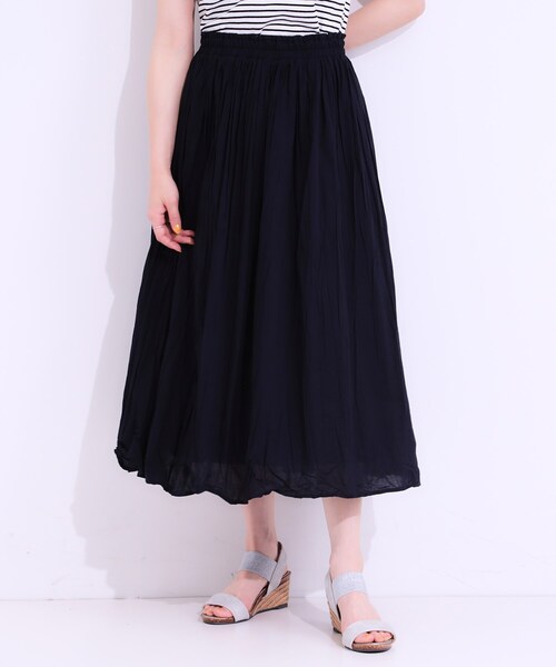 SHOO・LA・RUE（シューラルー）の「ナチュラルなシワ加工が大人見え エアリーロングスカート（スカート・レディース・ネイビー/オレンジ/ライトベージュ/グリーン・00）」の14枚目の写真