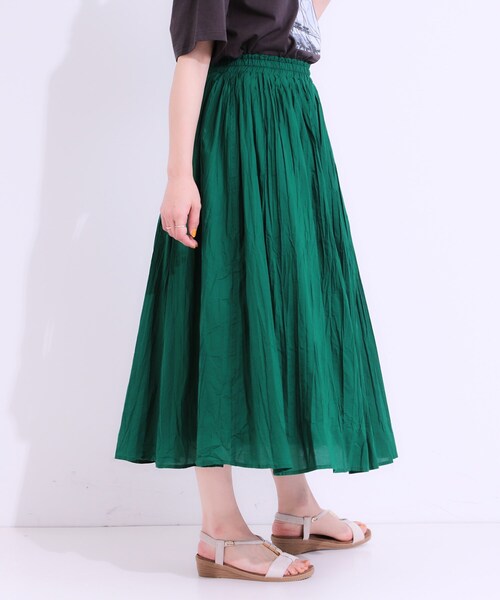 SHOO・LA・RUE（シューラルー）の「ナチュラルなシワ加工が大人見え エアリーロングスカート（スカート・レディース・ネイビー/オレンジ/ライトベージュ/グリーン・00）」の10枚目の写真