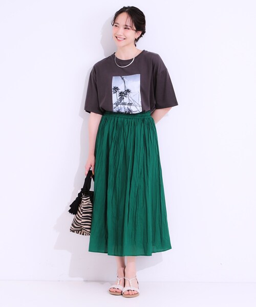 SHOO・LA・RUE（シューラルー）の「ナチュラルなシワ加工が大人見え エアリーロングスカート（スカート・レディース・ネイビー/オレンジ/ライトベージュ/グリーン・00）」の11枚目の写真