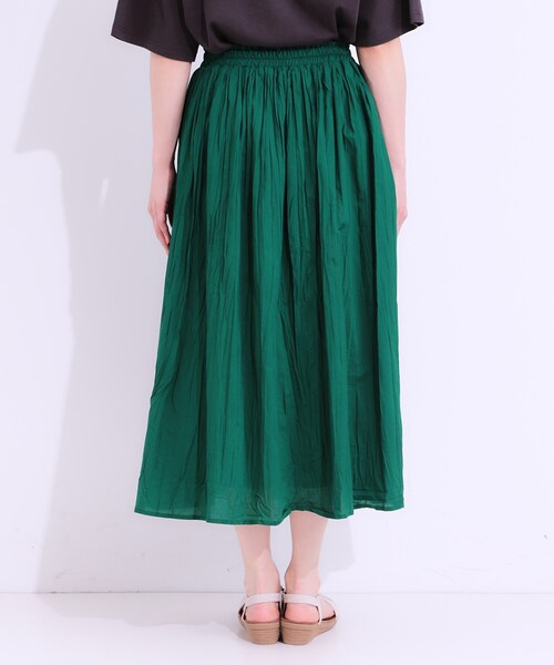 SHOO・LA・RUE（シューラルー）の「ナチュラルなシワ加工が大人見え エアリーロングスカート（スカート・レディース・ネイビー/オレンジ/ライトベージュ/グリーン・00）」の9枚目の写真