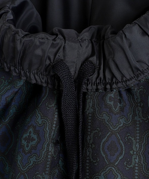 marka（マーカ）の「marka / マーカ：別注 WIDE LEG SILK PANTS：M25E-22PT03C[COR]（その他パンツ・メンズ・ネイビー・1/2）」の13枚目の写真