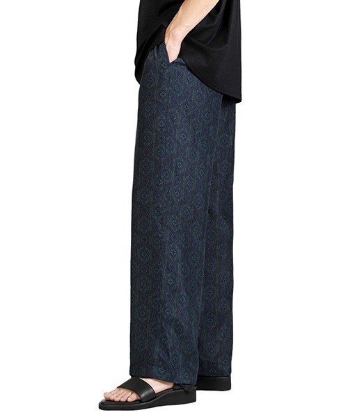 marka（マーカ）の「marka / マーカ：別注 WIDE LEG SILK PANTS：M25E-22PT03C[COR]（その他パンツ・メンズ・ネイビー・1/2）」の4枚目の写真