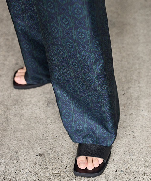 marka（マーカ）の「marka / マーカ：別注 WIDE LEG SILK PANTS：M25E-22PT03C[COR]（その他パンツ・メンズ・ネイビー・1/2）」の7枚目の写真