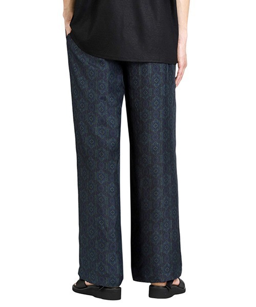 marka（マーカ）の「marka / マーカ：別注 WIDE LEG SILK PANTS：M25E-22PT03C[COR]（その他パンツ・メンズ・ネイビー・1/2）」の3枚目の写真