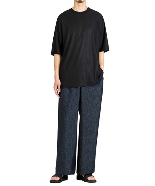 marka（マーカ）の「marka / マーカ：別注 WIDE LEG SILK PANTS：M25E-22PT03C[COR]（その他パンツ・メンズ・ネイビー・1/2）」の2枚目の写真