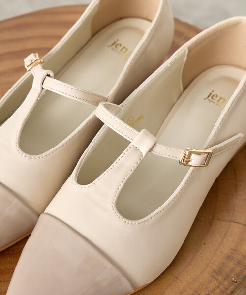 Jena espace merveilleux（ジェナ　エスパスメルヴェイユ）の「フロントエナメルパンプス（パンプス・レディース・アイボリー/ブラック・MEDIUM/LARGE）」の9枚目の写真