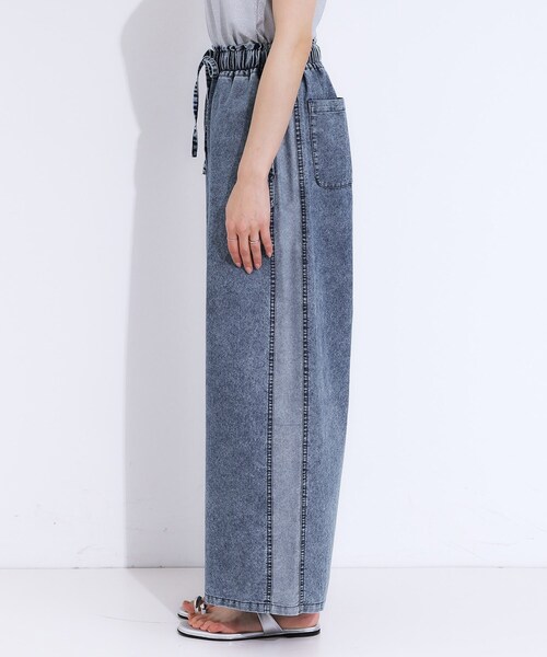 Cutie Blonde（キューティーブロンド）の「【S-LL】サイドラインがアクセント イージーデニムパンツ（デニムパンツ・レディース・ブラック系4/ブルー系4・01/02/03/04）」の10枚目の写真