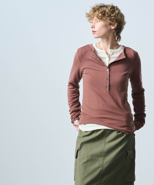 kha:ki(カーキ)の「「KHA:KI / カーキ」W/TEN HENLY NECK TOP(Tシャツ/カットソー・レディース・オフホワイト/ブラック/ブラウン/サンドベージュ・1)」の6枚目の写真