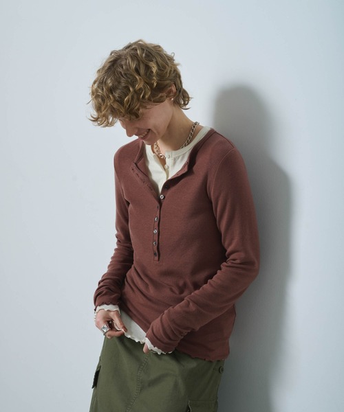 kha:ki(カーキ)の「「KHA:KI / カーキ」W/TEN HENLY NECK TOP(Tシャツ/カットソー・レディース・オフホワイト/ブラック/ブラウン/サンドベージュ・1)」の11枚目の写真