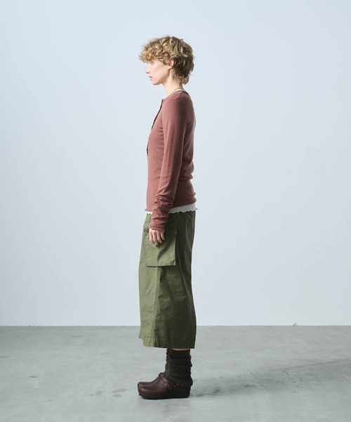 kha:ki(カーキ)の「「KHA:KI / カーキ」W/TEN HENLY NECK TOP(Tシャツ/カットソー・レディース・オフホワイト/ブラック/ブラウン/サンドベージュ・1)」の21枚目の写真