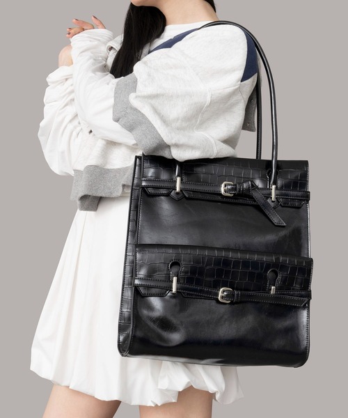 Casselini（キャセリーニ）の「Casselini(キャセリーニ)Wフラップベルトバッグ（トートバッグ・レディース・シルバー/ブラック・FREE）」の2枚目の写真