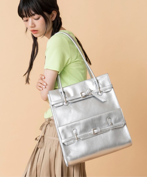 Casselini（キャセリーニ）の「Casselini(キャセリーニ)Wフラップベルトバッグ（トートバッグ・レディース・シルバー/ブラック・FREE）」の12枚目の写真