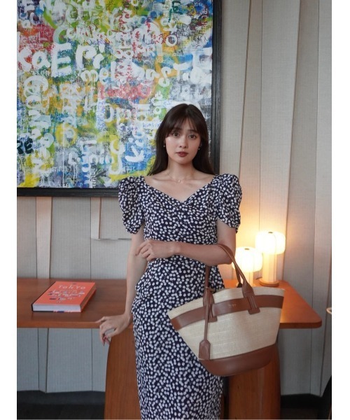 Her lip to(ハーリップトゥー)の「Cherry Pattern Cache-Coeur One-Piece(ワンピース・レディース・ネイビー/ベージュ/モーブ系/チェリーピンク/ライトブルー・XS/S/M)」の9枚目の写真