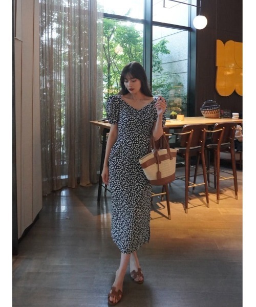 Her lip to(ハーリップトゥー)の「Cherry Pattern Cache-Coeur One-Piece(ワンピース・レディース・ネイビー/ベージュ/モーブ系/チェリーピンク/ライトブルー・XS/S/M)」の10枚目の写真
