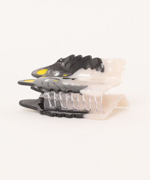 Fun & Daily（ファンアンドデイリー）の「F&D : ドッグモチーフアクリルヘアクリップ（バレッタ/ヘアクリップ・レディース・ブラウン/ブラック・FREE）」の3枚目の写真