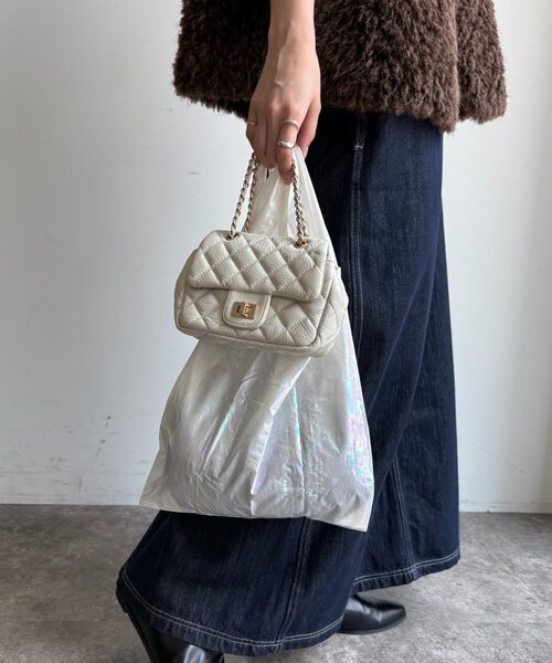 DouDou(ドゥドゥ)の「25HO BABY BAGGU メタリック(ショルダーバッグ・レディース・ホワイト/ピンク/シルバー/ゴールド・FREE)」の2枚目の写真