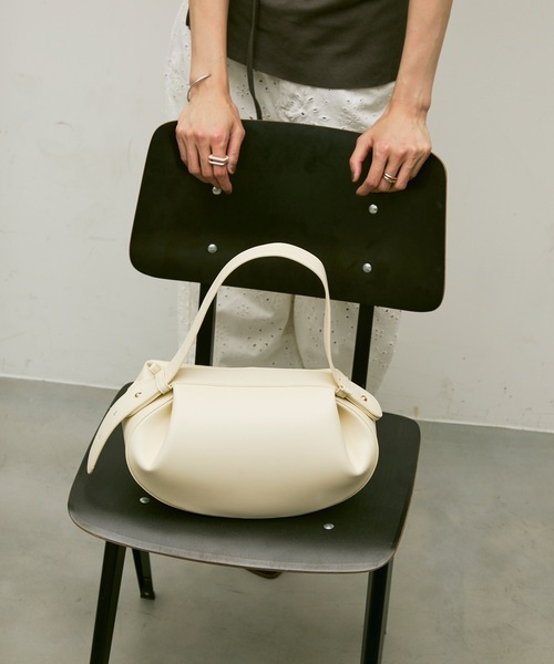 Lutim by u（ルチバイユー）の「2-way round bag / 2wayラウンドバック（ハンドバッグ・レディース・ブラック/ホワイト/ブラウン・FREE）」の17枚目の写真