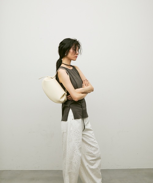 Lutim by u（ルチバイユー）の「2-way round bag / 2wayラウンドバック（ハンドバッグ・レディース・ブラック/ホワイト/ブラウン・FREE）」の19枚目の写真
