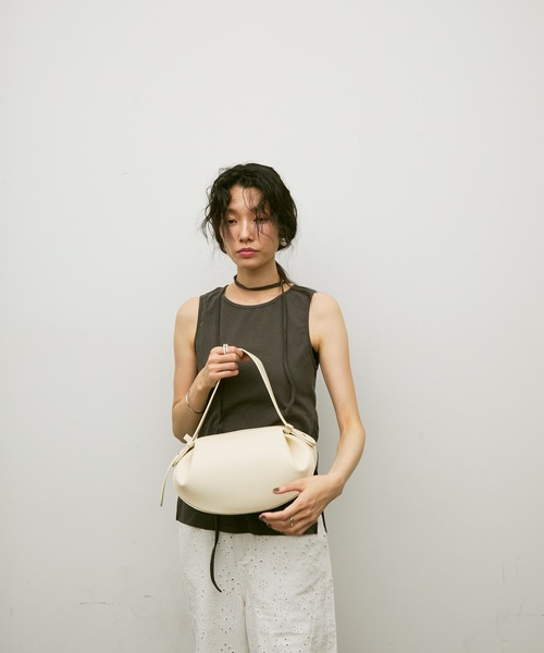 Lutim by u（ルチバイユー）の「2-way round bag / 2wayラウンドバック（ハンドバッグ・レディース・ブラック/ホワイト/ブラウン・FREE）」の21枚目の写真