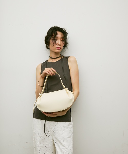 Lutim by u（ルチバイユー）の「2-way round bag / 2wayラウンドバック（ハンドバッグ・レディース・ブラック/ホワイト/ブラウン・FREE）」の18枚目の写真