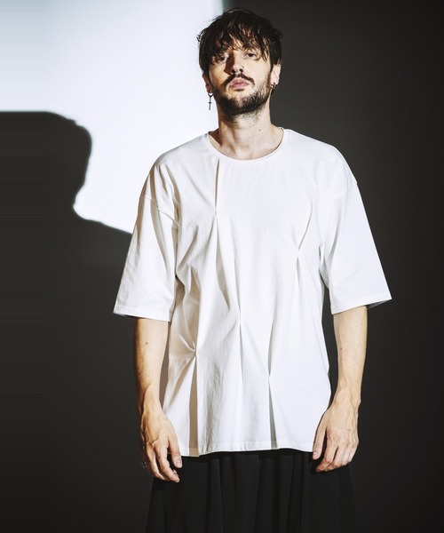NO ID.（ノーアイディ）の「【NO ID.】Random Tuck Big Pullover / ランダム タック ビッグ プルオーバー（Tシャツ/カットソー・メンズ・ホワイト/ブラック・ONE SIZE）」の15枚目の写真