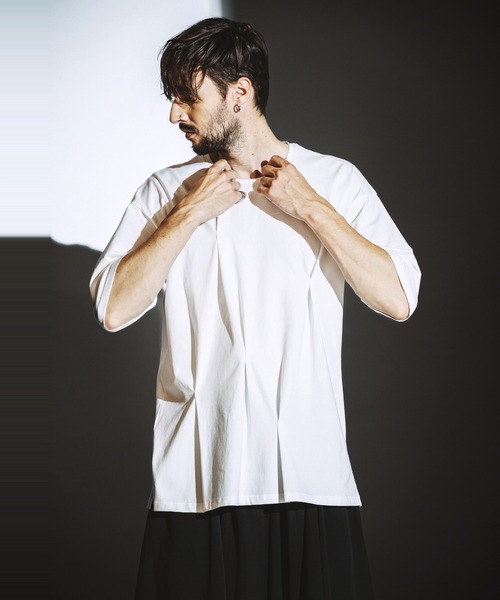 NO ID.（ノーアイディ）の「【NO ID.】Random Tuck Big Pullover / ランダム タック ビッグ プルオーバー（Tシャツ/カットソー・メンズ・ホワイト/ブラック・ONE SIZE）」の16枚目の写真