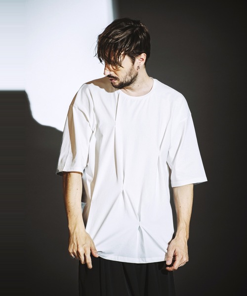 NO ID.（ノーアイディ）の「【NO ID.】Random Tuck Big Pullover / ランダム タック ビッグ プルオーバー（Tシャツ/カットソー・メンズ・ホワイト/ブラック・ONE SIZE）」の19枚目の写真