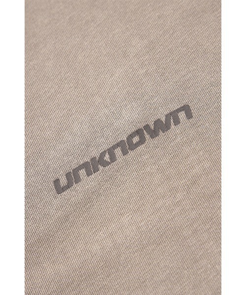 UNKNOWN LONDON（アンノウン・ロンドン）の「Tシャツ｜Outline Cross Rhinestone Tee｜Unknown London（Tシャツ/カットソー・メンズ・ベージュ/ブラック/レッド・SMALL/LARGE/MEDIUM/X-LARGE）」の13枚目の写真