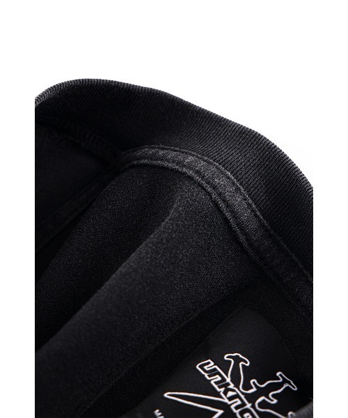 UNKNOWN LONDON（アンノウン・ロンドン）の「Tシャツ｜Outline Cross Rhinestone Tee｜Unknown London（Tシャツ/カットソー・メンズ・ベージュ/ブラック/レッド・SMALL/LARGE/MEDIUM/X-LARGE）」の21枚目の写真