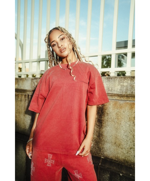 UNKNOWN LONDON（アンノウン・ロンドン）の「Tシャツ｜Outline Cross Rhinestone Tee｜Unknown London（Tシャツ/カットソー・メンズ・ベージュ/ブラック/レッド・SMALL/LARGE/MEDIUM/X-LARGE）」の22枚目の写真